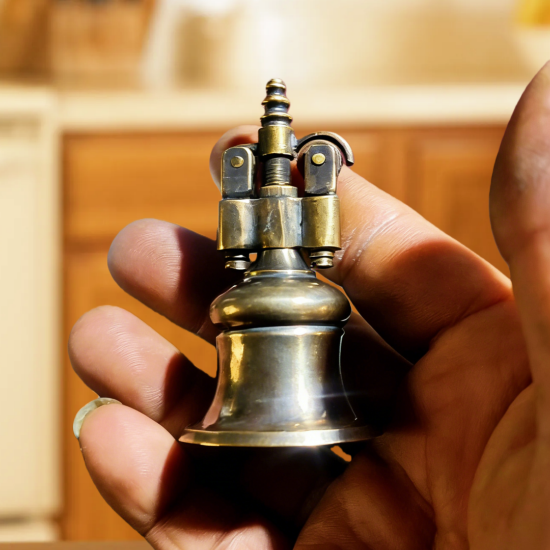 Handmade Distressed Brass Desk - Vintage Collectible Lighters のレビューと価格