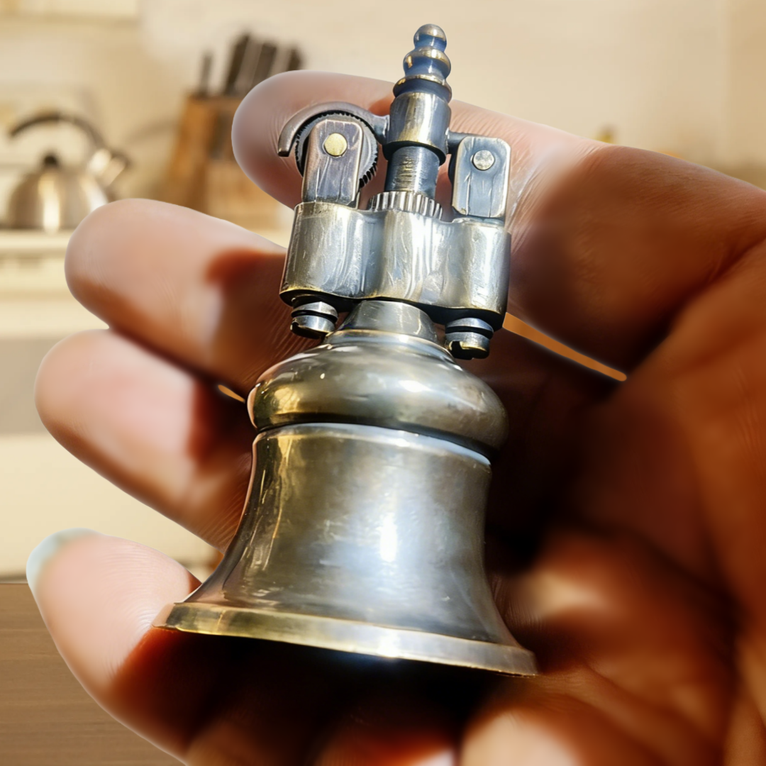 Handmade Distressed Brass Desk - Vintage Collectible Lighters のレビューと価格