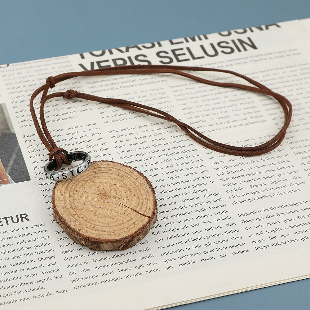 Game Anime Leather Chain Ring  - Vintage Necklace のレビューと価格