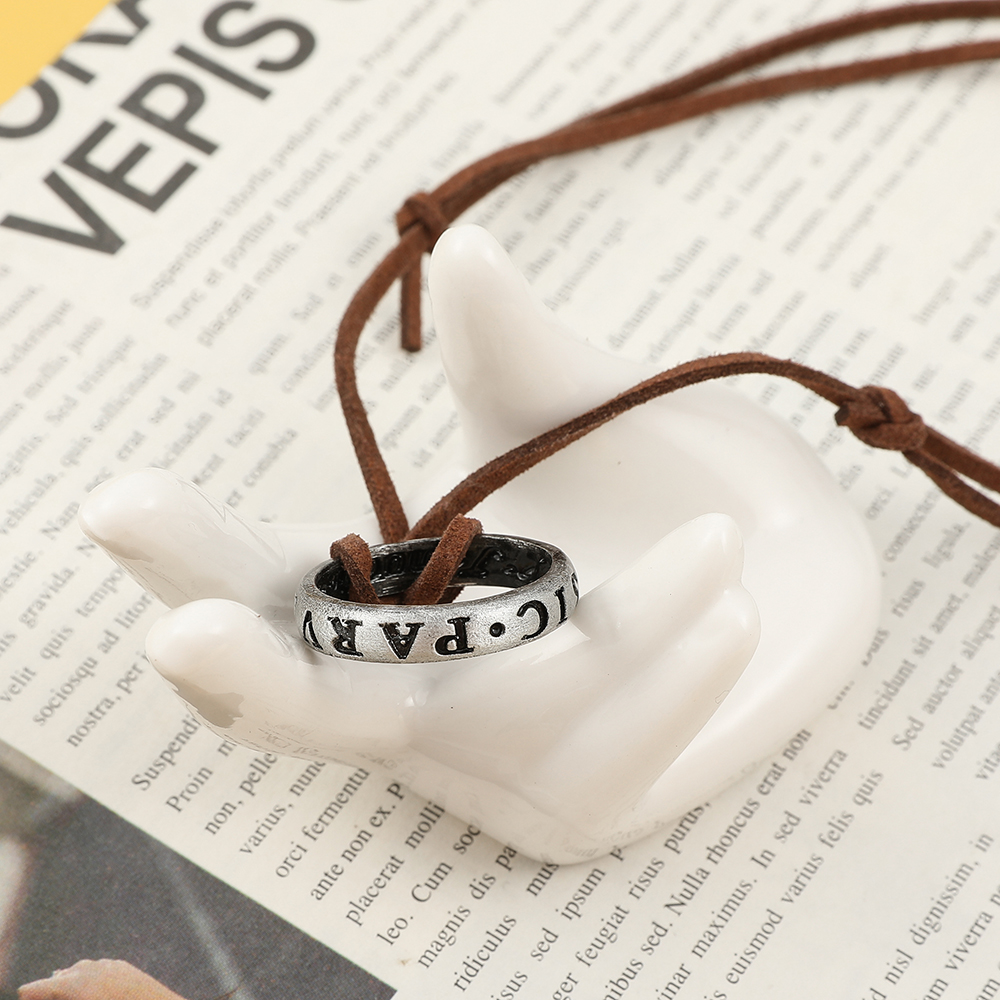 Game Anime Leather Chain Ring  - Vintage Necklace のレビューと価格