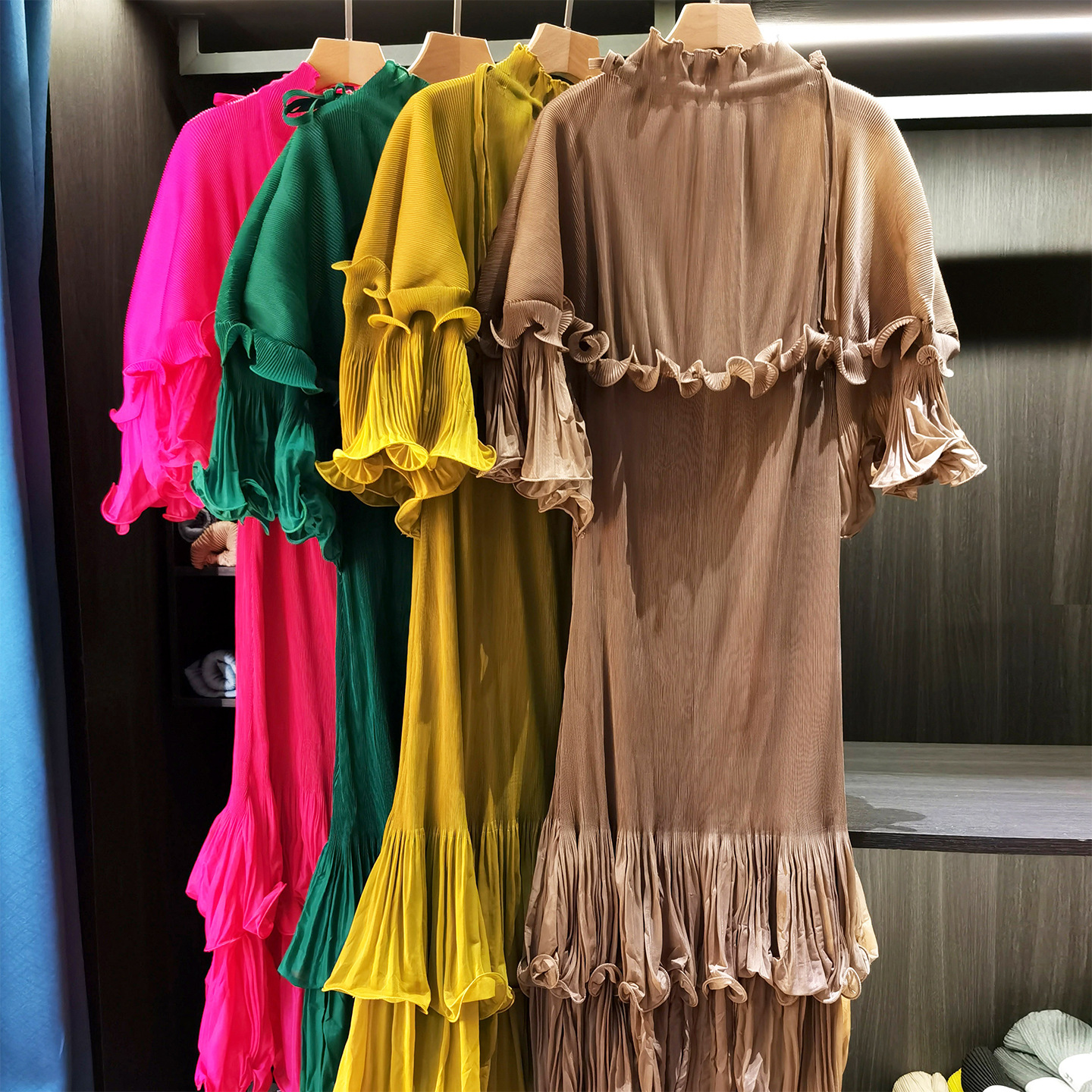 Miyake Spring Collection: Ruff - Vintage Collectible Bells のレビューと価格