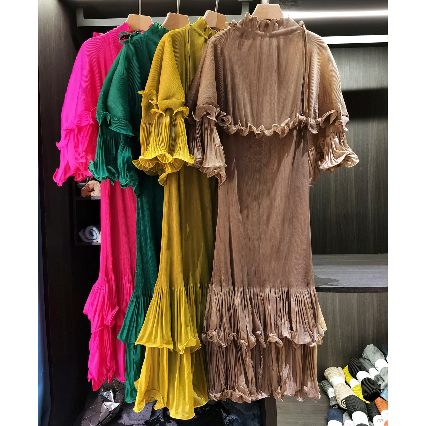 Miyake Spring Collection: Ruff - Vintage Collectible Bells のレビューと価格