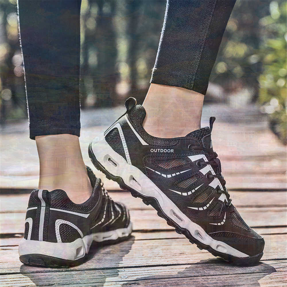 Sumer Round Tip Silver Sneaker - Collectible Vintage Golf Balls のレビューと価格