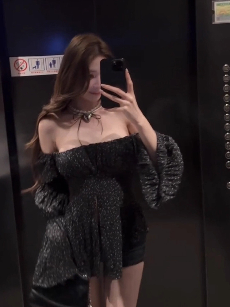 Black Bell Sleeve Top And High - Vintage Collectible Bells のレビューと価格